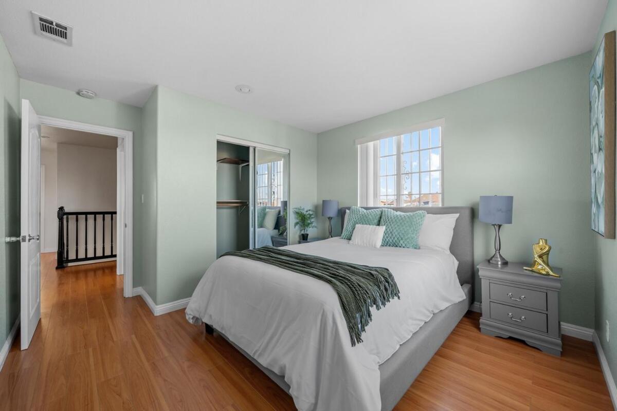 Entire Spacious 4-bedroom 4-bath House W Garage, Gated Yard, Available Now San Diego