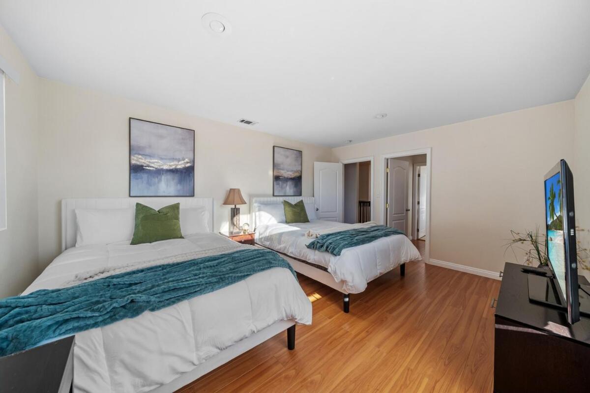 Entire Spacious 4-bedroom 4-bath House W Garage, Gated Yard, Available Now *