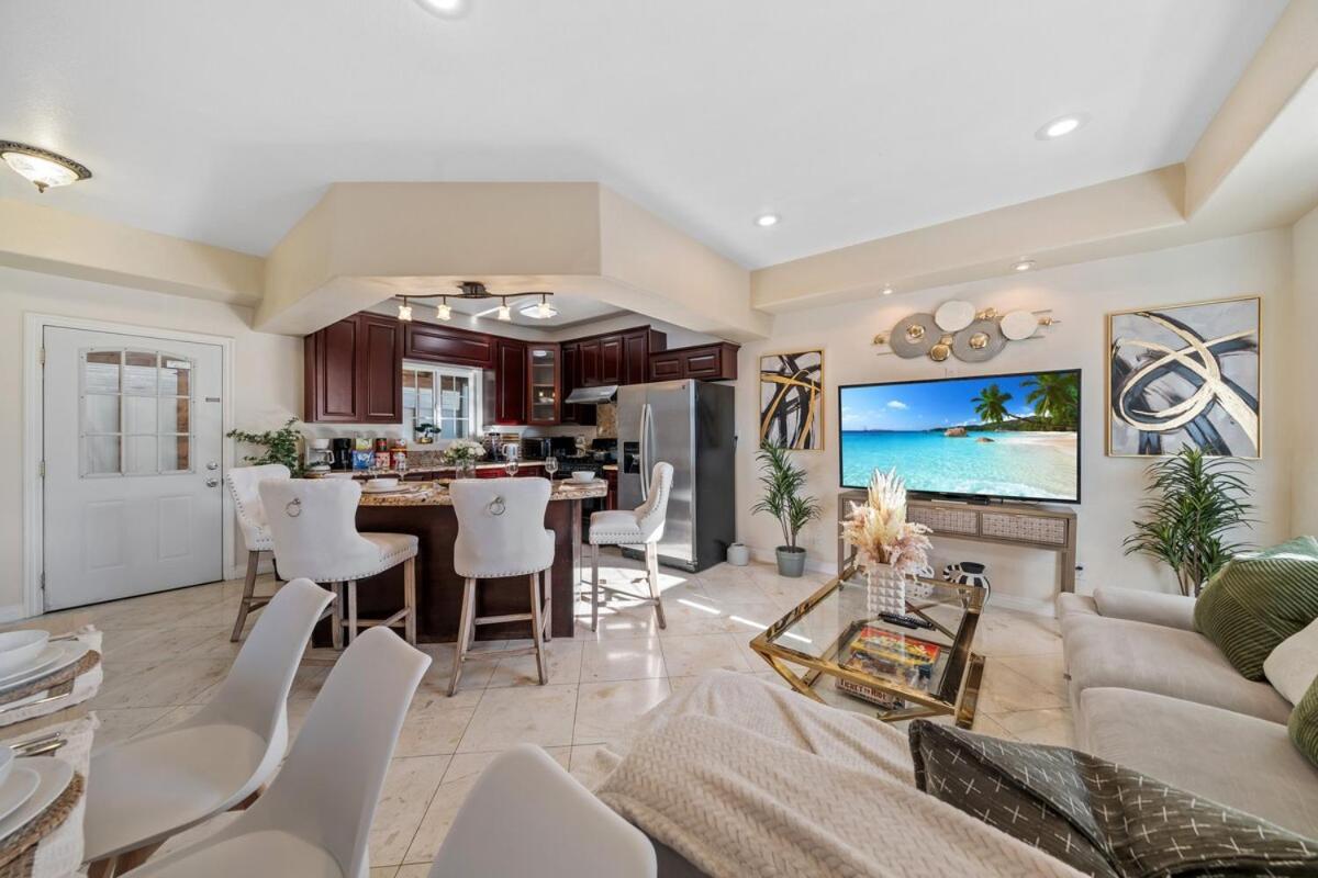 Entire Spacious 4-bedroom 4-bath House W Garage, Gated Yard, Available Now San Diego
